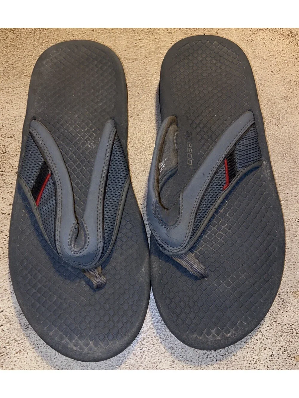 Speedo Men's Sandals Flip-Flops Size 8 Gray Used